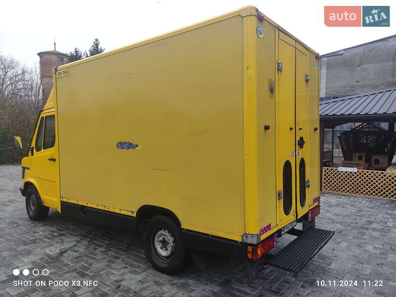 Вантажний фургон Mercedes-Benz T1 1995 в Немирові