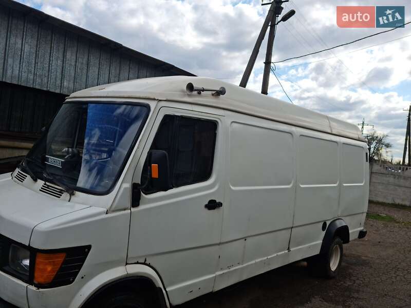Грузовой фургон Mercedes-Benz T1 1995 в Кривом Роге