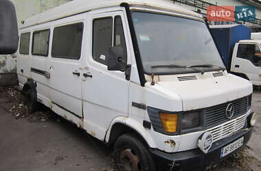 Грузовой фургон Mercedes-Benz T1 1993 в 