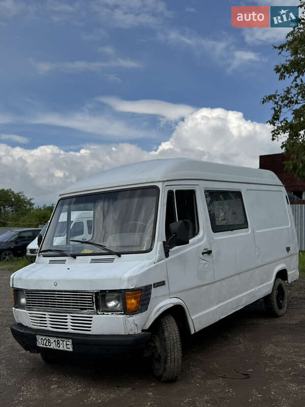 Грузовой фургон Mercedes-Benz T1 1994 в Черновцах