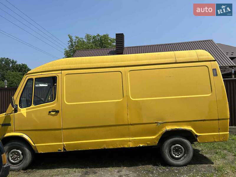 Вантажний фургон Mercedes-Benz T1 1987 в Коломиї