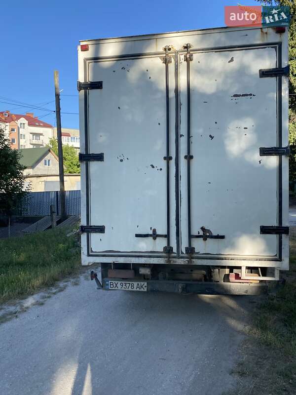 Вантажний фургон Mercedes-Benz T1 1992 в Городенці