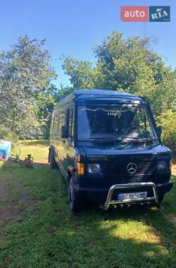 Вантажопасажирський фургон Mercedes-Benz T1 1995 в Львові