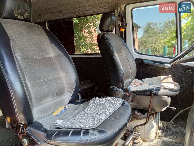 Вантажопасажирський фургон Mercedes-Benz T1 1994 в Хмельницькому