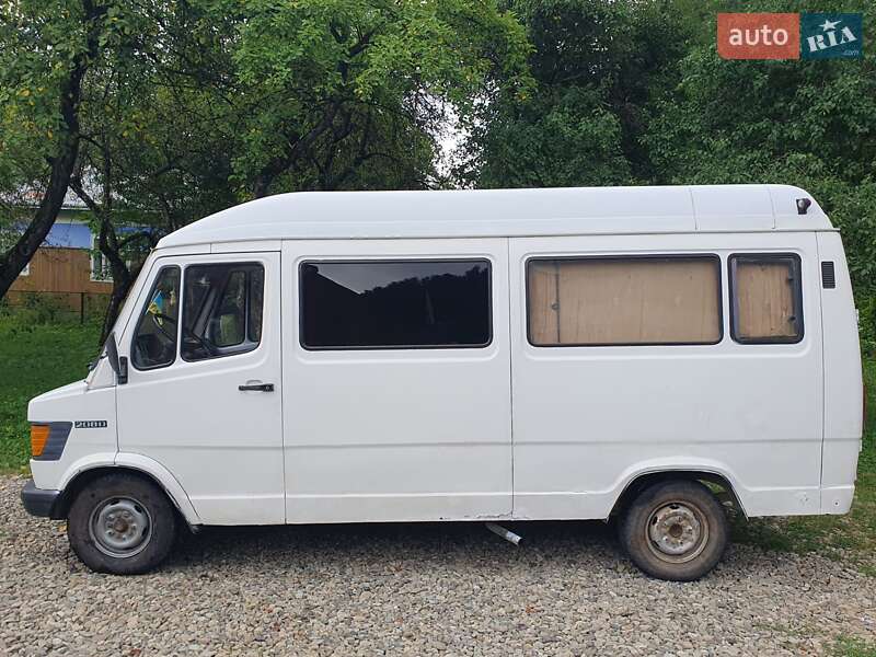 Грузопассажирский фургон Mercedes-Benz T1 1993 в Косове