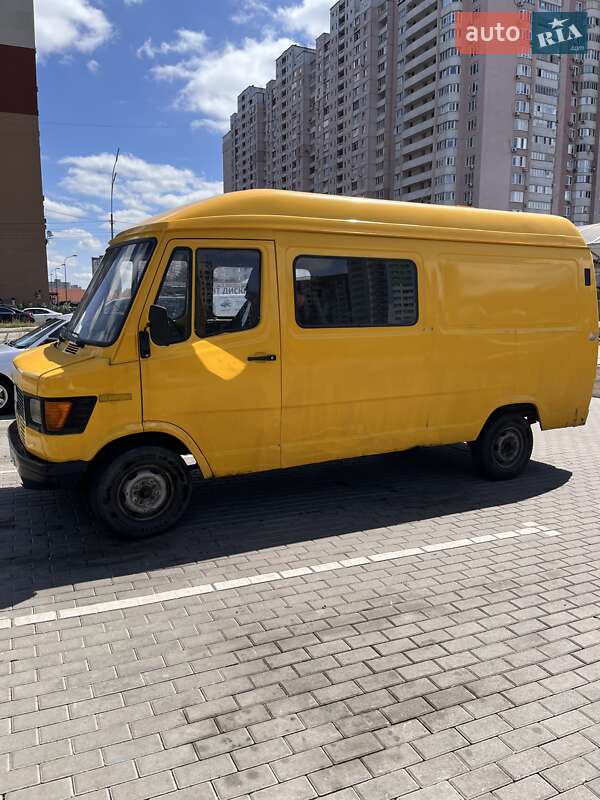 Mercedes-Benz T1 1986