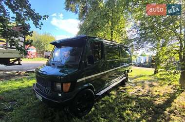 Грузовой фургон Mercedes-Benz T1 1996 в Жашкове