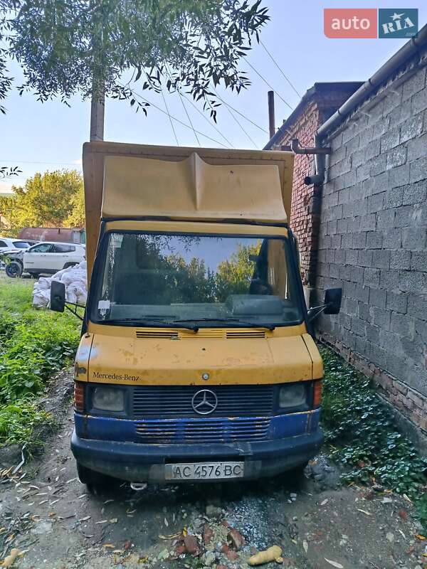 Грузовой фургон Mercedes-Benz T1 1994 в Львове