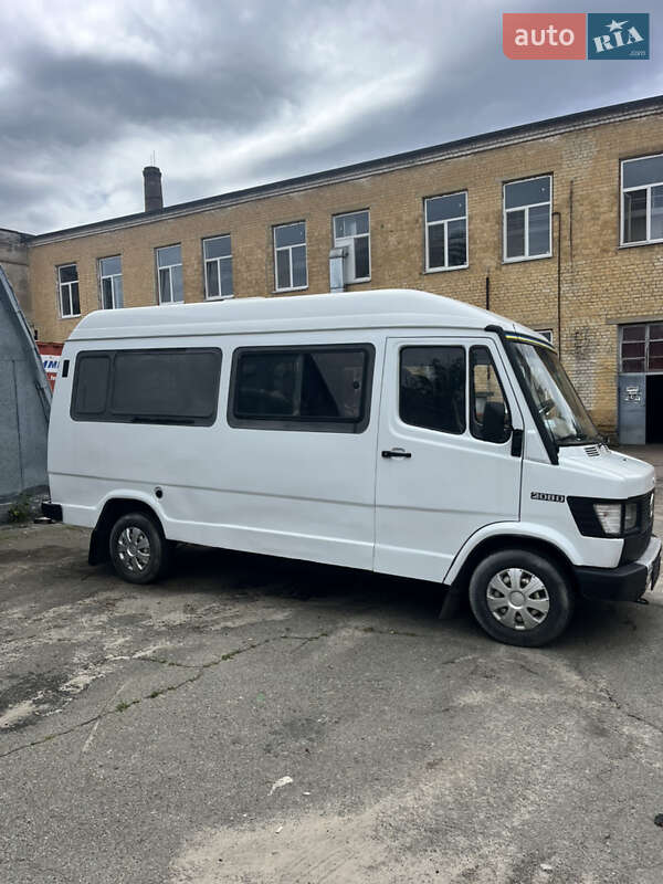 Грузопассажирский фургон Mercedes-Benz T1 1994 в Киеве