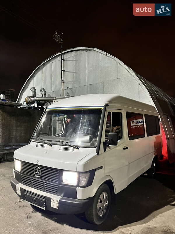 Грузопассажирский фургон Mercedes-Benz T1 1994 в Киеве
