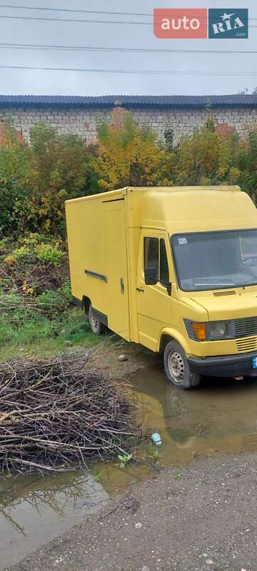 Грузовой фургон Mercedes-Benz T1 1996 в Черновцах