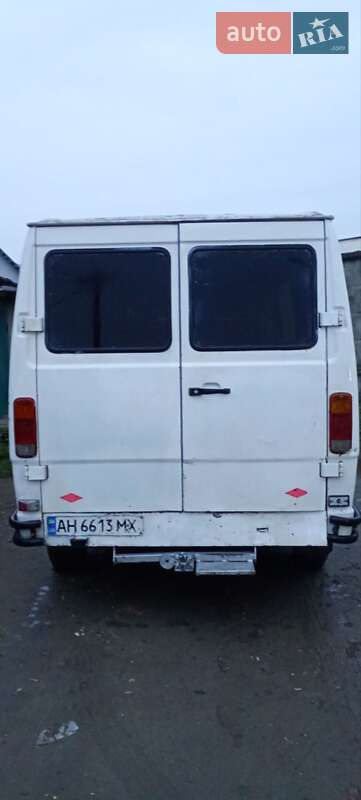 Вантажний фургон Mercedes-Benz T1 1989 в Рівному