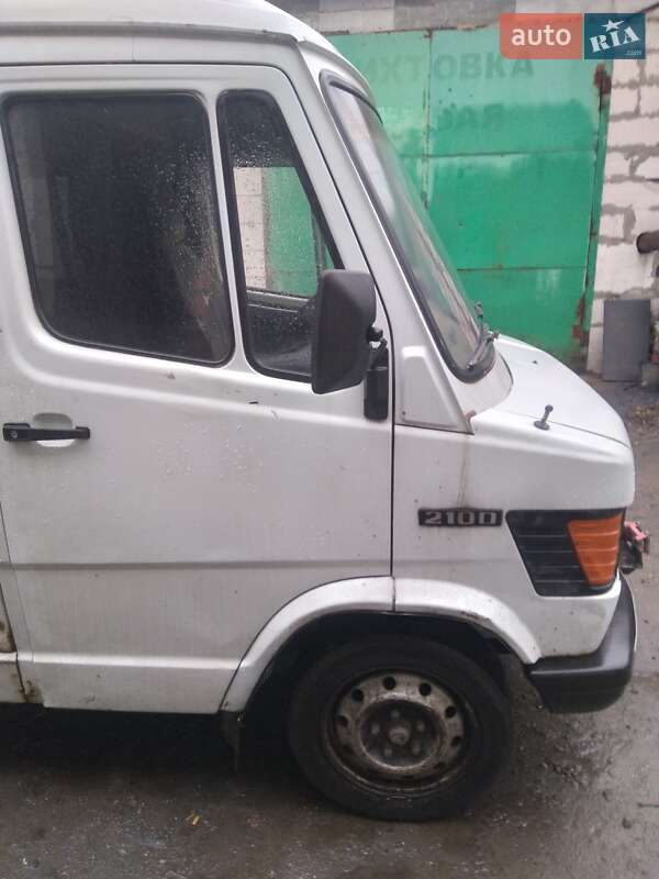 Грузопассажирский фургон Mercedes-Benz T1 1994 в Киеве