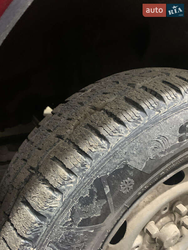 Вантажний фургон Mercedes-Benz T1 1988 в Любешові