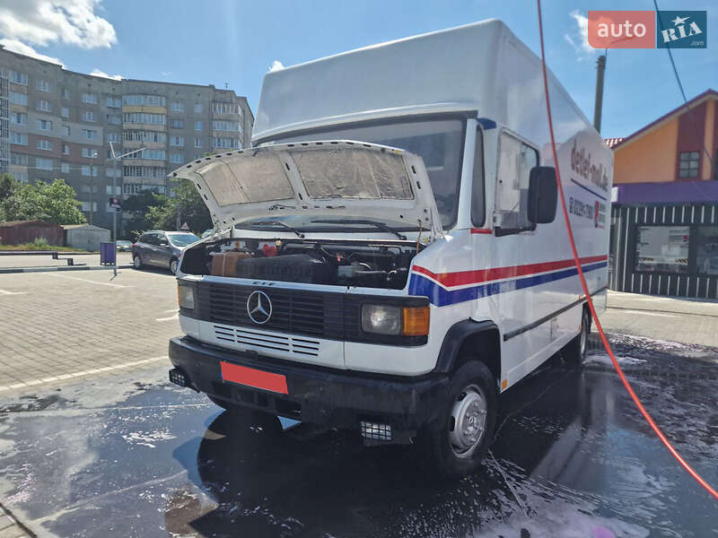 Грузовой фургон Mercedes-Benz T2 1996 в Ровно