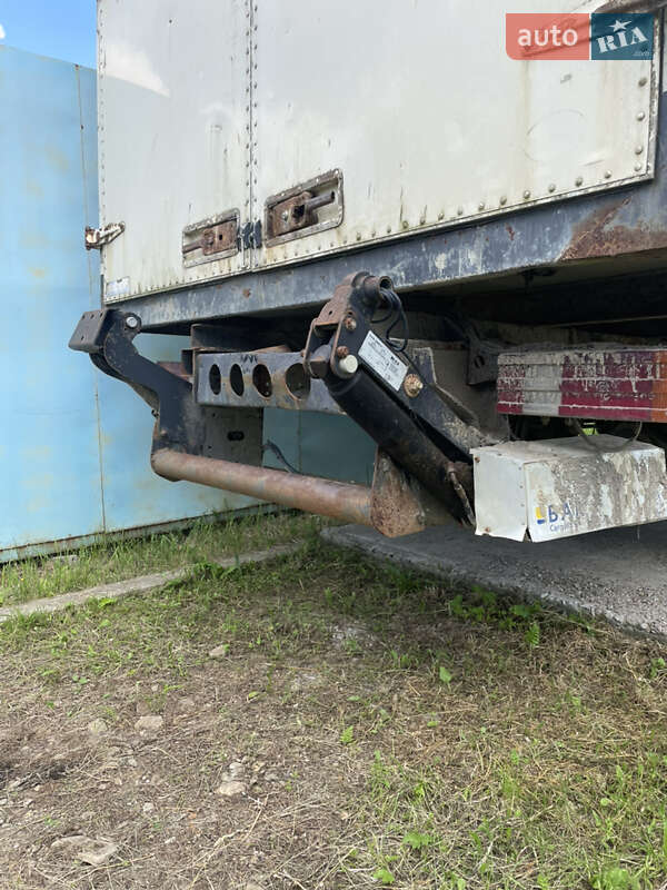 Грузовой фургон Mercedes-Benz T2 1991 в Хырове