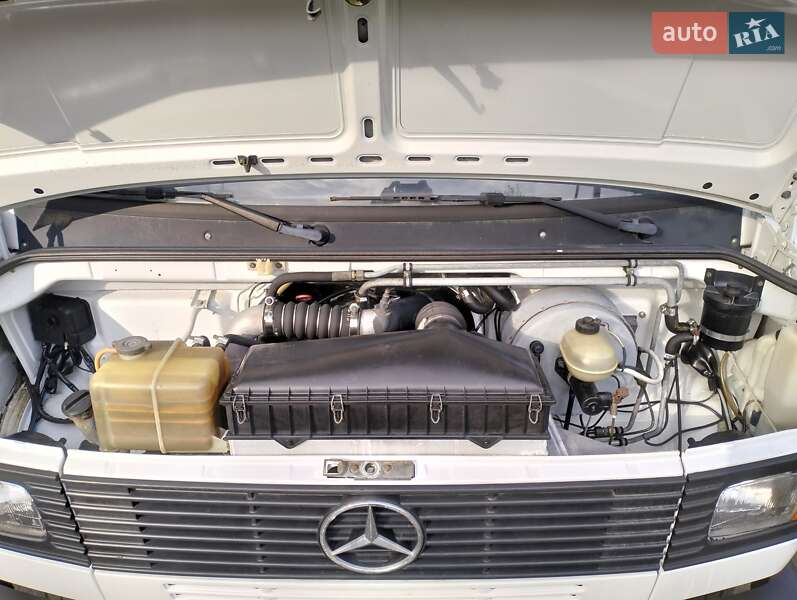 Шасі Mercedes-Benz T2 1995 в Рівному