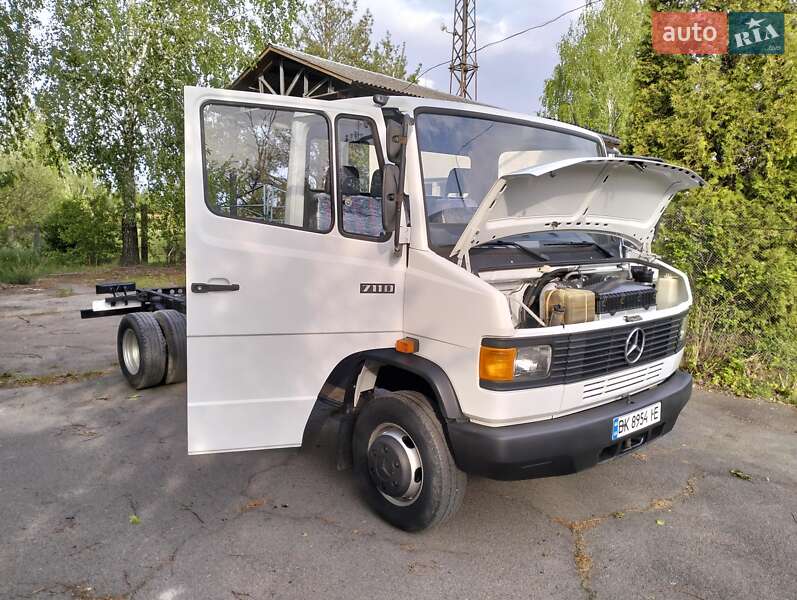 Шасі Mercedes-Benz T2 1995 в Рівному