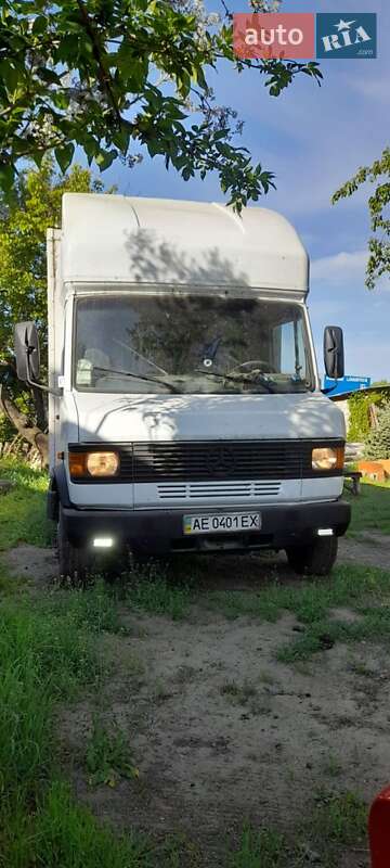 Вантажний фургон Mercedes-Benz T2 1995 в 