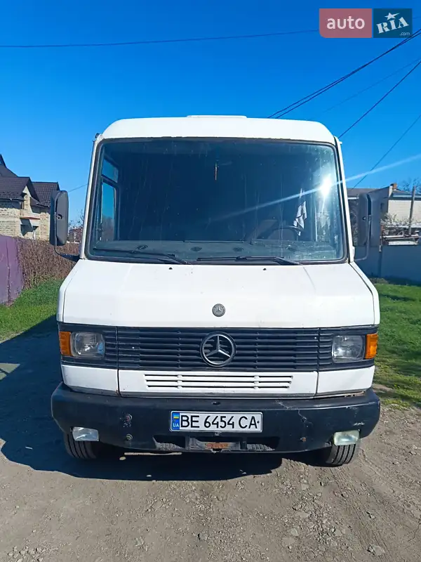 Mercedes-Benz T2 1990
