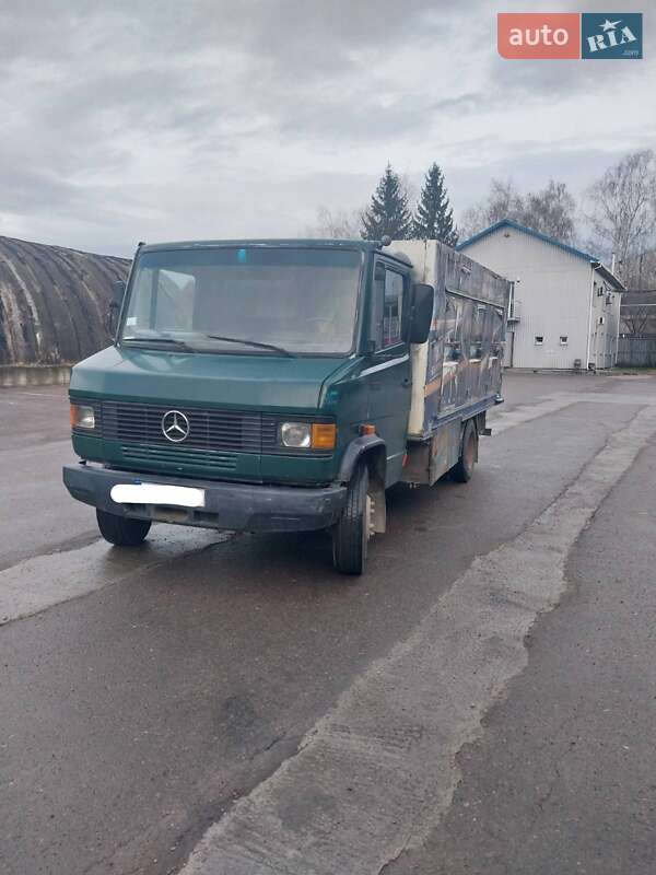 Mercedes-Benz T2