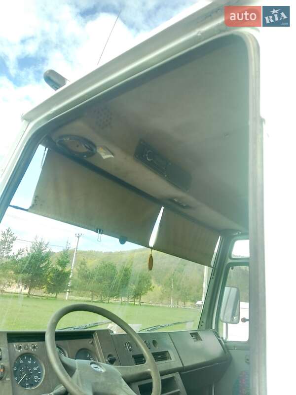 Вантажний фургон Mercedes-Benz T2 1996 в Східниці
