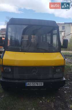Вантажопасажирський фургон Mercedes-Benz T2 1994 в Ужгороді