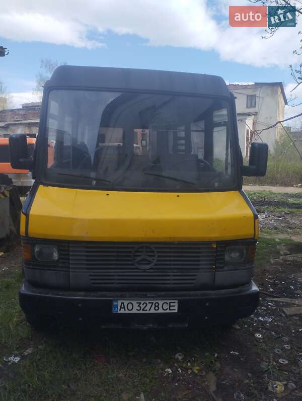 Грузопассажирский фургон Mercedes-Benz T2 1994 в Ужгороде