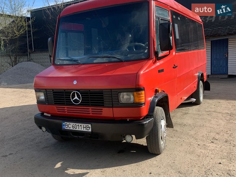 Пригородный автобус Mercedes-Benz T2 1995 в Львове