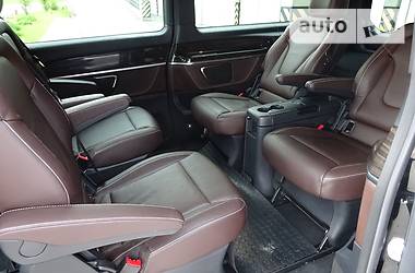 Минивэн Mercedes-Benz V-Class 2015 в Киеве