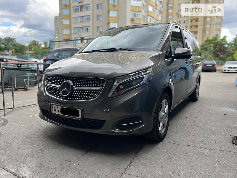 Минивэн Mercedes-Benz V-Class 2016 в Киеве