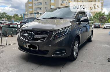 Минивэн Mercedes-Benz V-Class 2016 в Киеве