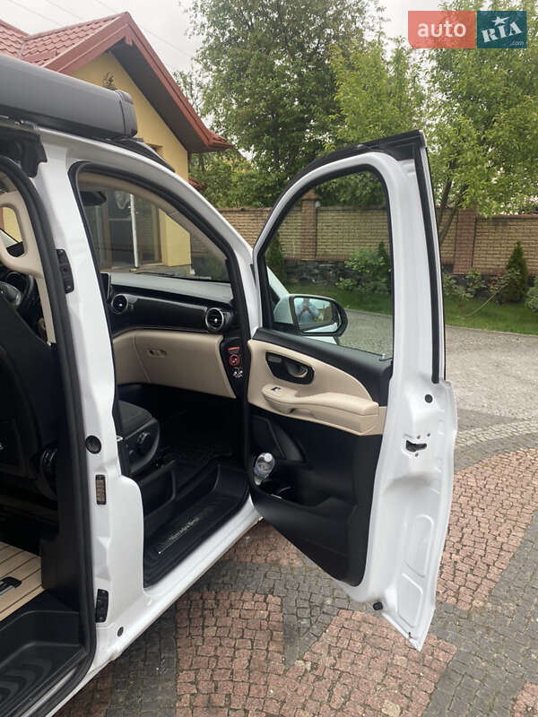 Мінівен Mercedes-Benz V-Class 2018 в Львові