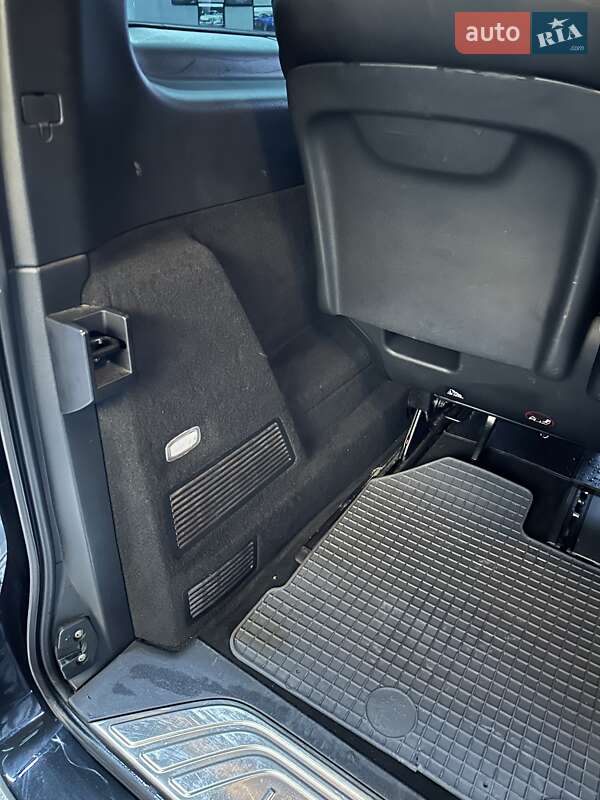 Минивэн Mercedes-Benz V-Class 2015 в Вараше фото 33 Минивэн Mercedes-Benz V-Class 2015 в Вараше