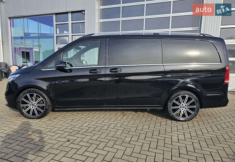 Минивэн Mercedes-Benz V-Class 2023 в Киеве