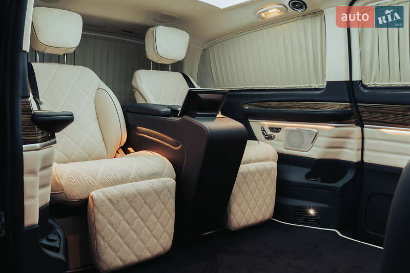 Минивэн Mercedes-Benz V-Class 2023 в Киеве