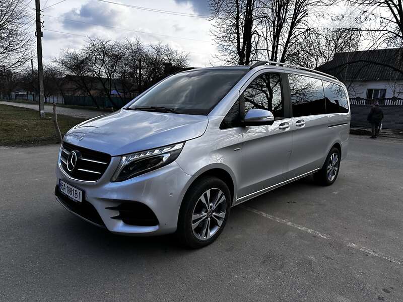 Минивэн Mercedes-Benz V-Class 2016 в Александровке