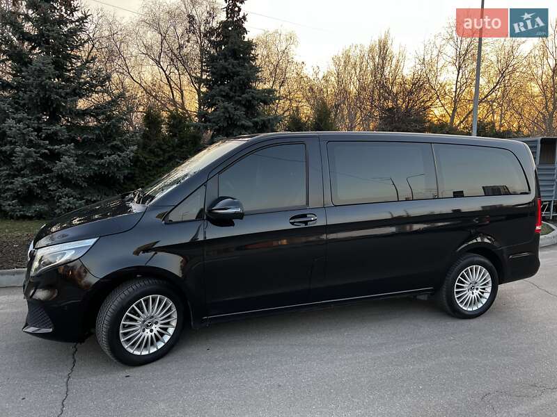 Минивэн Mercedes-Benz V-Class 2019 в Киеве