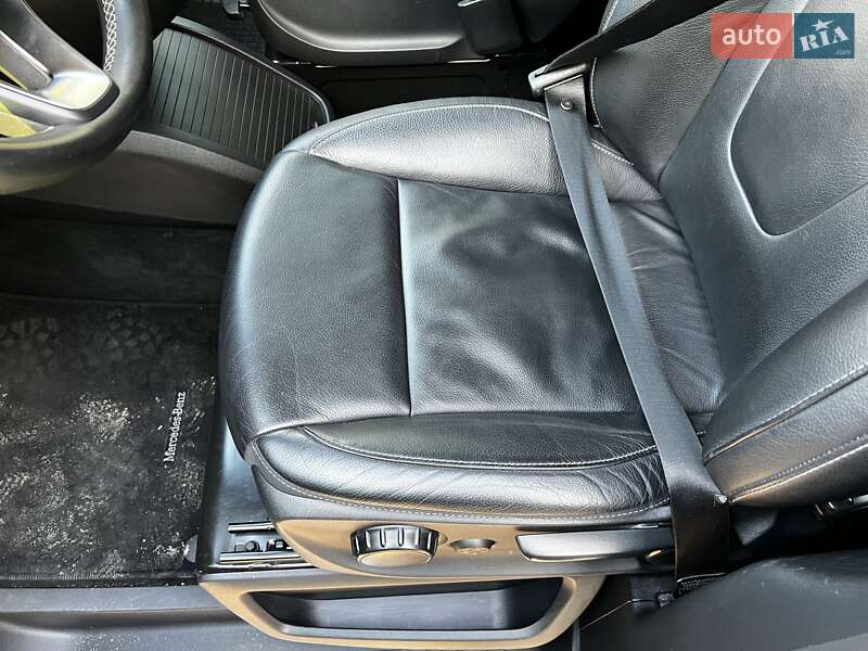 Минивэн Mercedes-Benz V-Class 2019 в Киеве