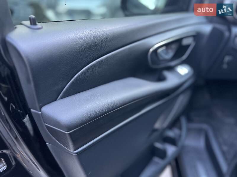 Минивэн Mercedes-Benz V-Class 2019 в Киеве