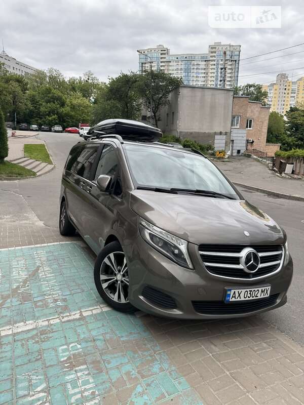 Минивэн Mercedes-Benz V-Class 2017 в Киеве