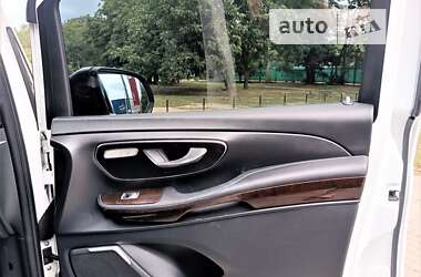 Минивэн Mercedes-Benz V-Class 2015 в 