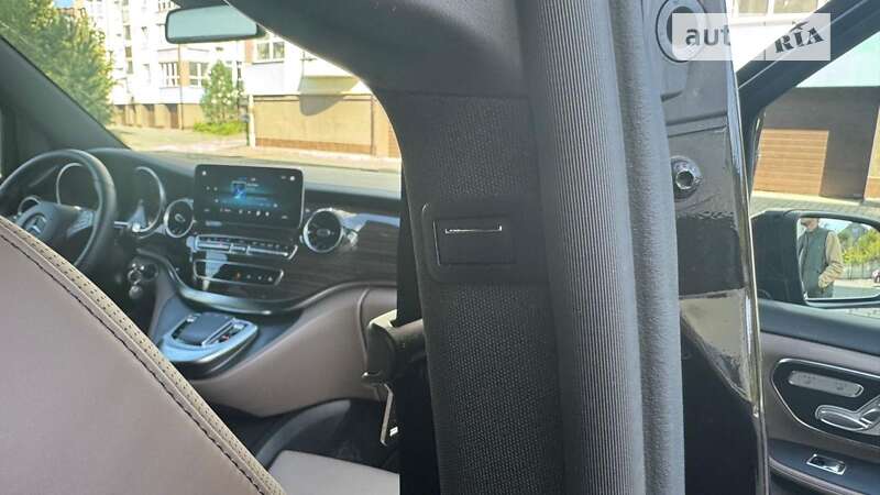 Мінівен Mercedes-Benz V-Class 2023 в Івано-Франківську