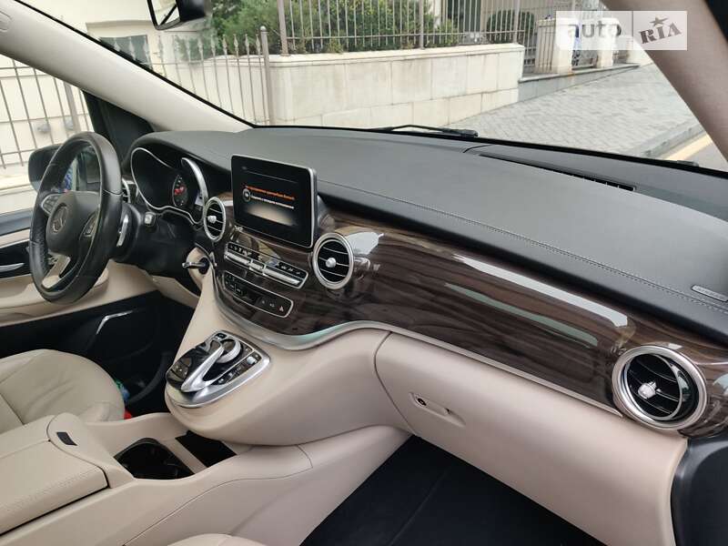 Минивэн Mercedes-Benz V-Class 2017 в Киеве