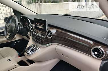 Минивэн Mercedes-Benz V-Class 2017 в 