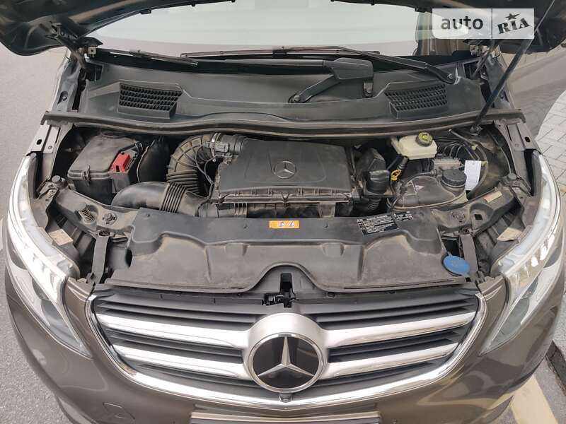 Минивэн Mercedes-Benz V-Class 2017 в Киеве