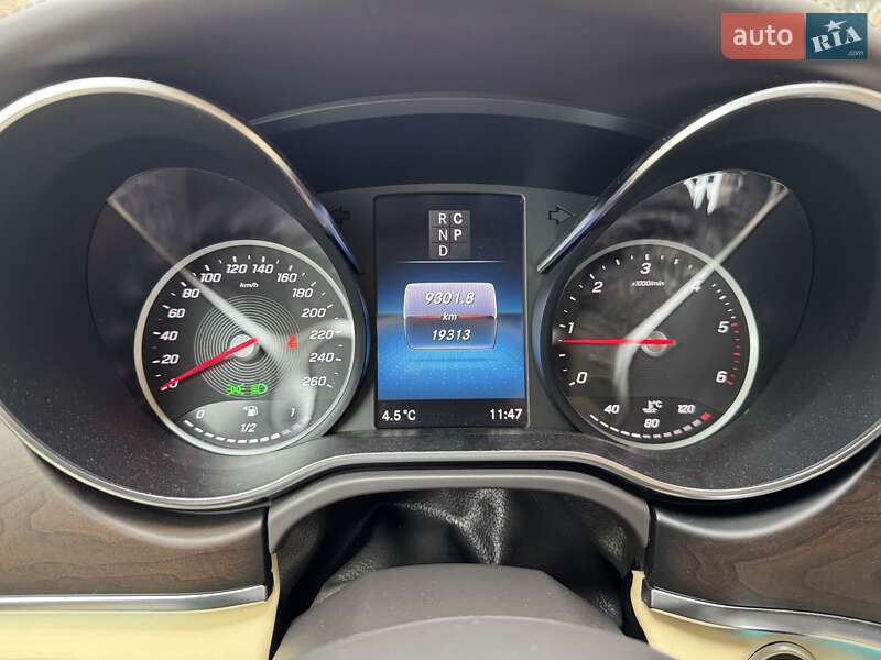 Мінівен Mercedes-Benz V-Class 2023 в Чернівцях