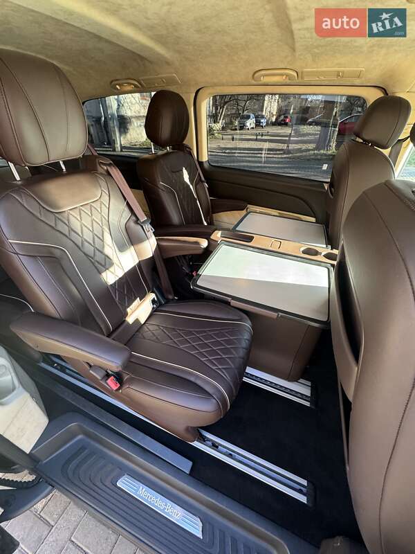 Мінівен Mercedes-Benz V-Class 2023 в Чернівцях