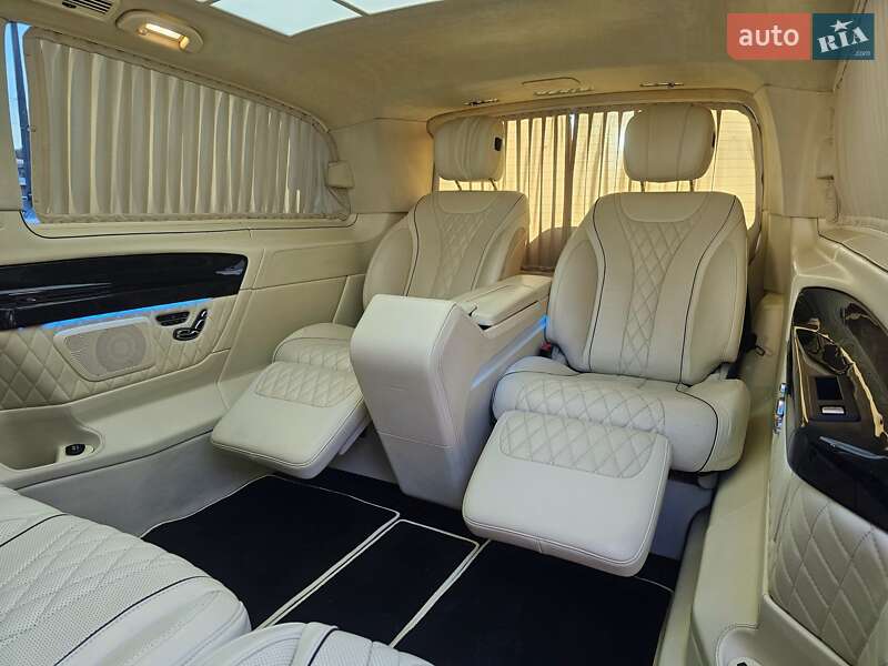 Мінівен Mercedes-Benz V-Class 2016 в Києві