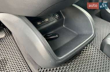 Минивэн Mercedes-Benz V-Class 2017 в 